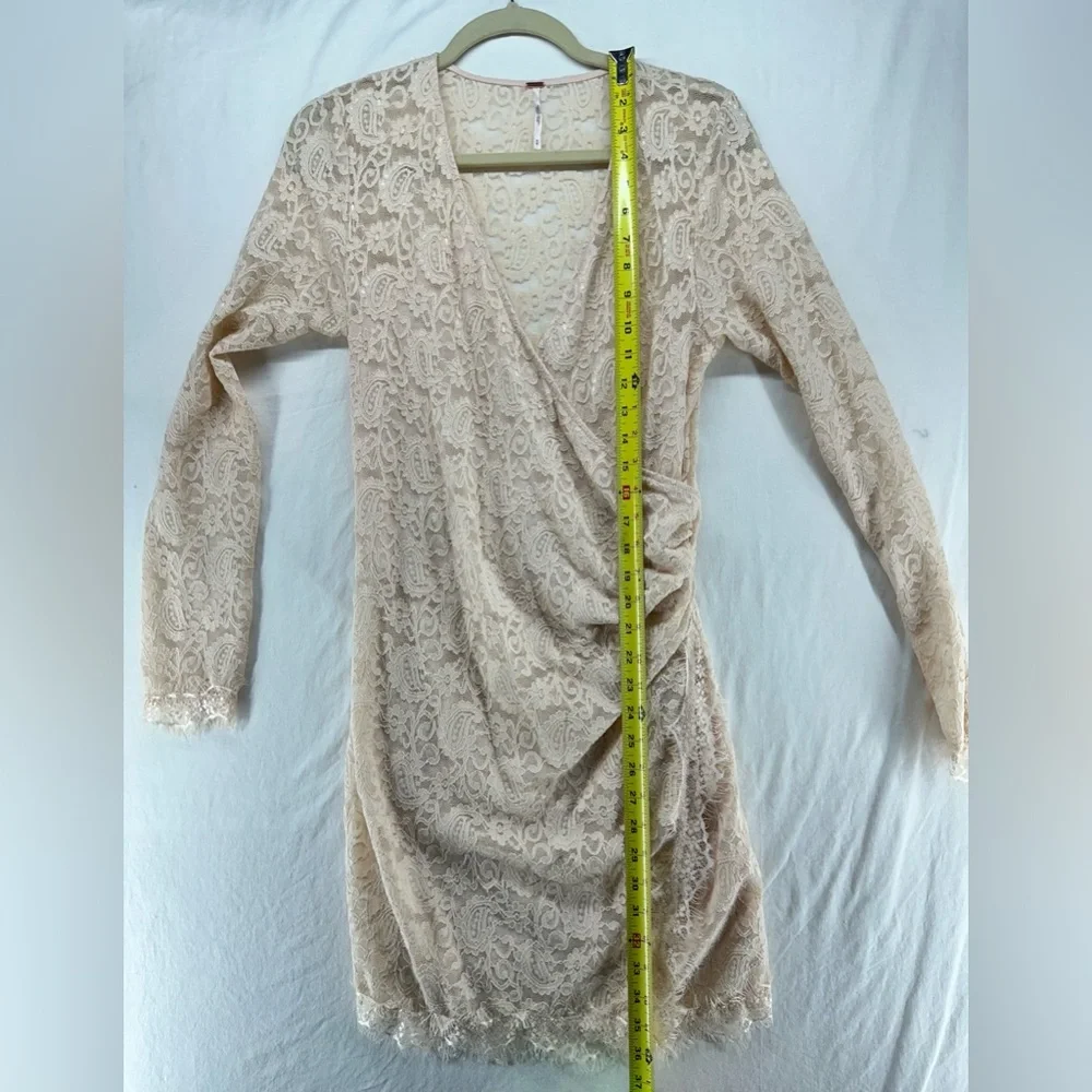 FREE PEOPLE Mini Dress Lace Cream Faux Wrap Lined V Neck Sheer Back Sleeves‎ M